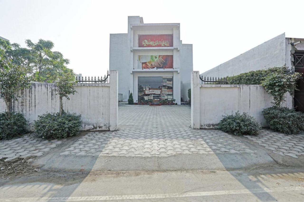 Oyo Flagship 80971 The Lime Tree Bareilly Extérieur photo