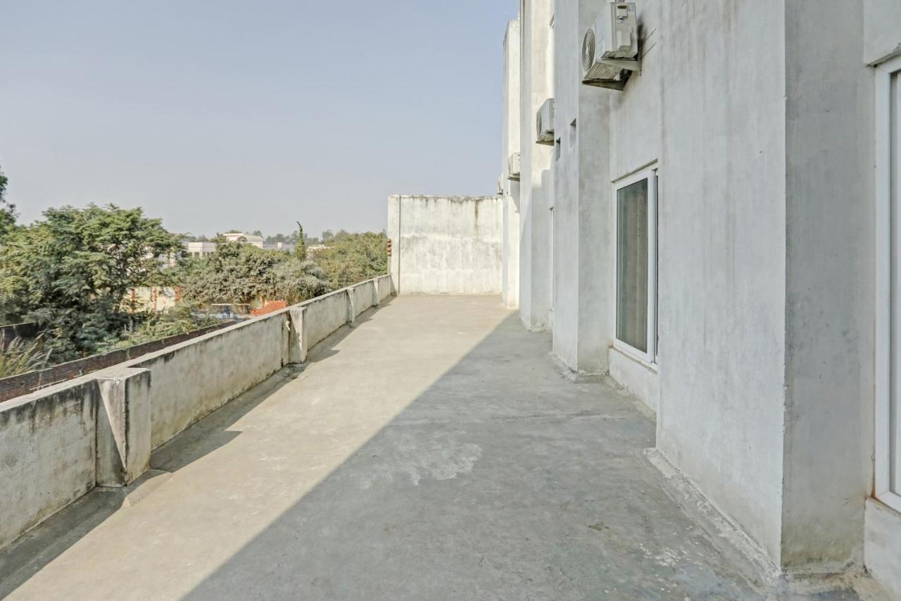 Oyo Flagship 80971 The Lime Tree Bareilly Extérieur photo